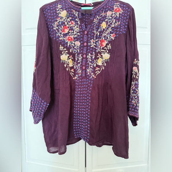 RARE JOHNNY WAS WOMEN'S FLORAL
EVENT BLOUSE - Picture 4 of 12